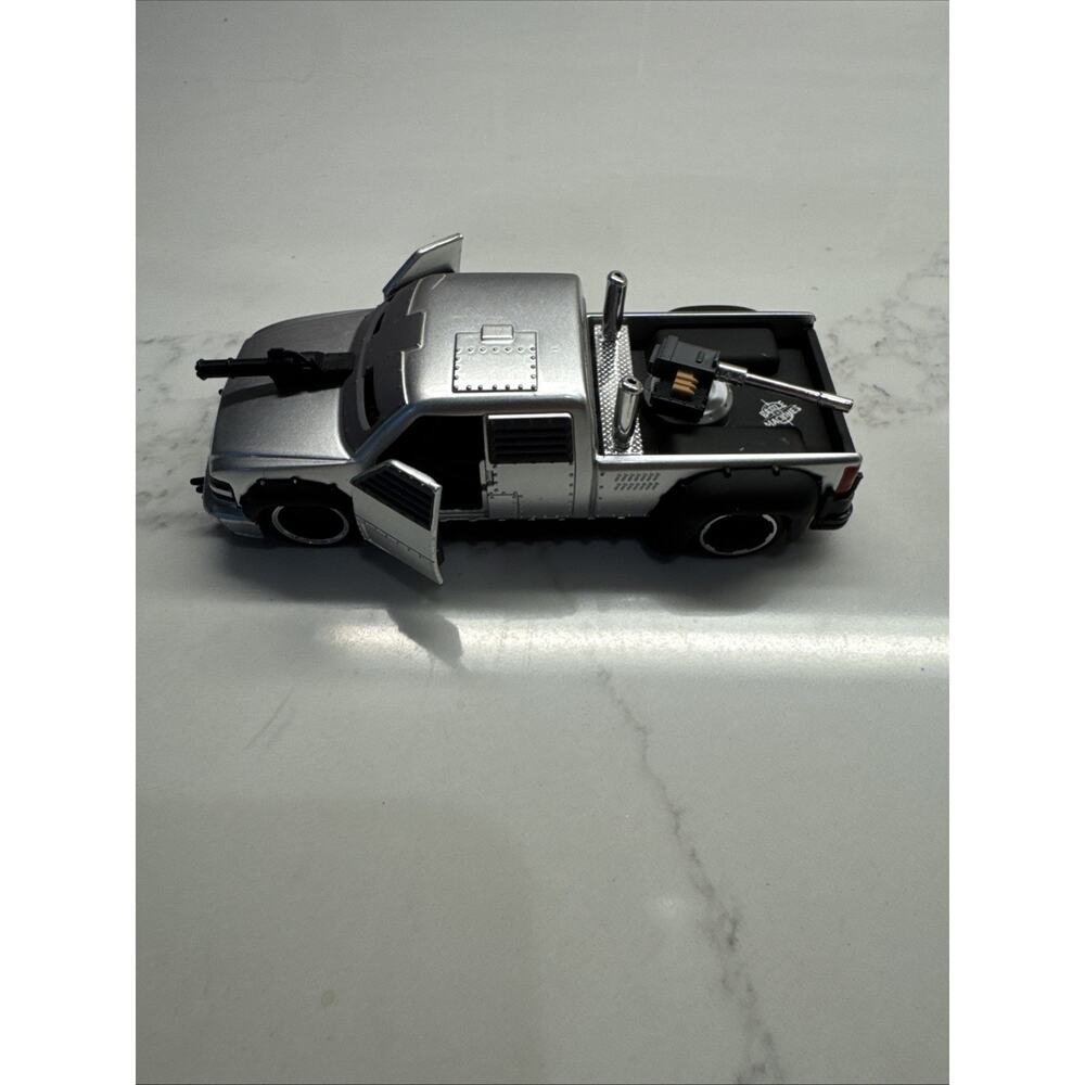 jada toys 1999silverado Dooley 1/32 Battle Machines